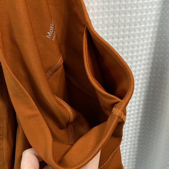 Fabletics Trinity Leggings in Teak - Picture 8 of 10